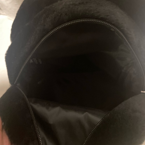 Bioworld x Disney’s Mickey Mouse Black Faux Fur Women’s adjustable backpack Nwt - Picture 7 of 9